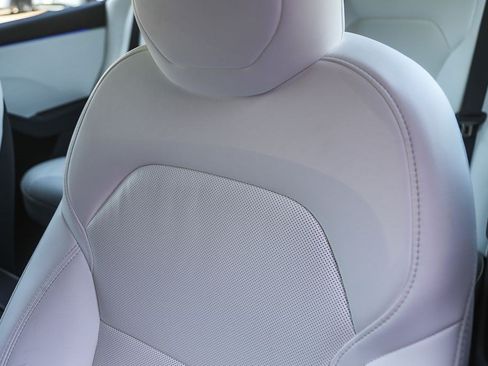 Used 2025 Tesla Model 3 Long Range RWD image 23