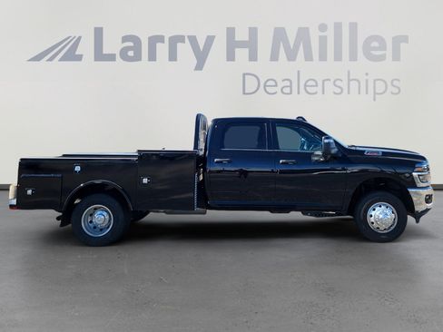 New 2025 RAM 3500 Tradesman w/ Chrome Appearance Group image 7