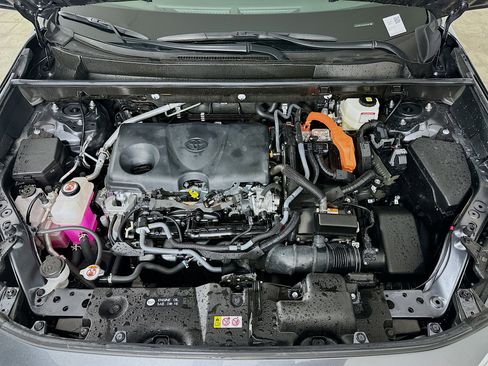 Used 2025 Toyota RAV4 LE AWD/4WD image 31