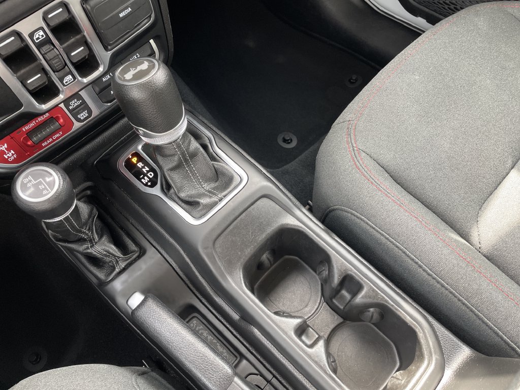 Used 2024 Jeep Wrangler Unlimited Rubicon AWD/4WD image 21
