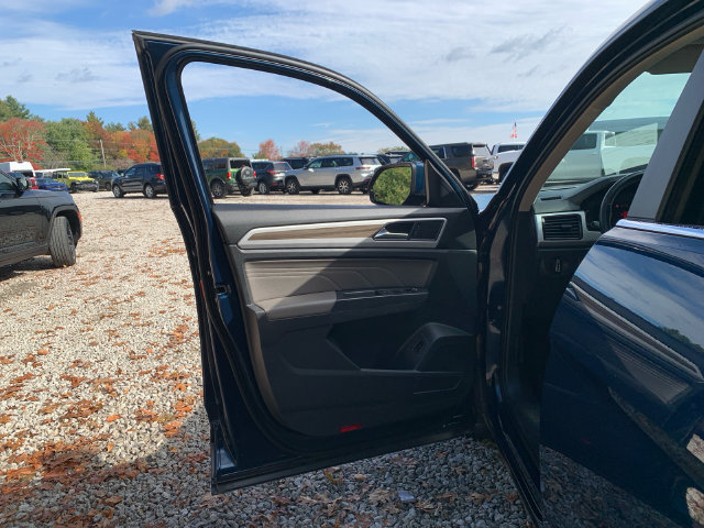 Used 2023 Volkswagen Atlas SEL AWD/4WD image 15