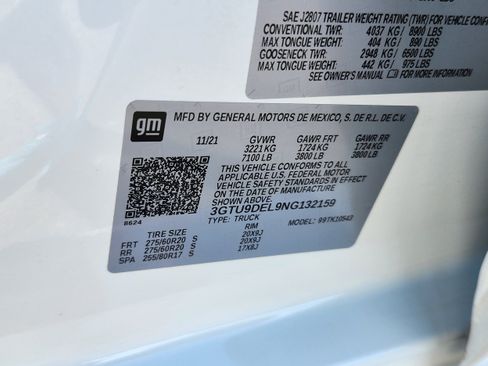 Used 2022 GMC Sierra 1500 SLT w/ SLT Premium Plus Package AWD/4WD image 28