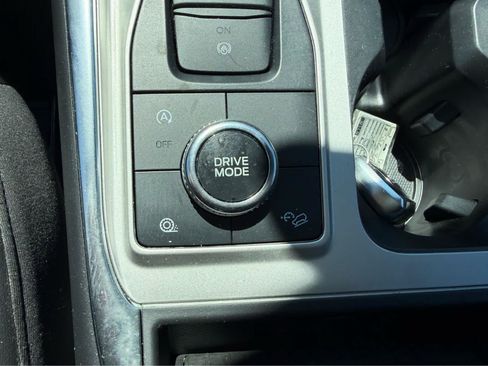 Used 2022 Ford Explorer Platinum w/ Equipment Group 601A AWD/4WD image 28