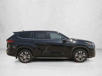 Used 2023 Toyota Highlander XLE w/ Protection Package #3 (TMS) AWD/4WD video 4