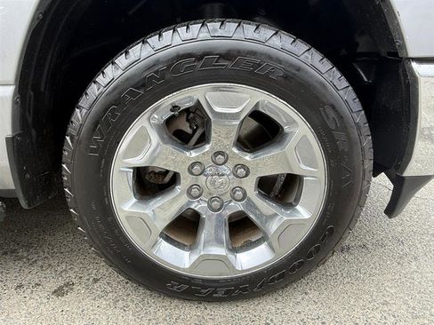 Used 2019 RAM 1500 Big Horn image 15