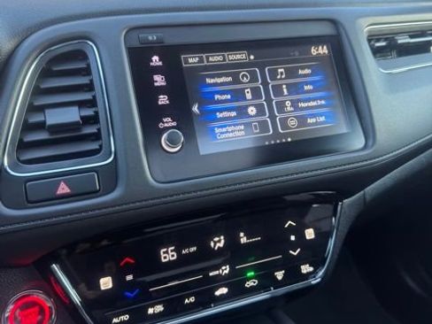 Used 2019 Honda HR-V Touring image 13