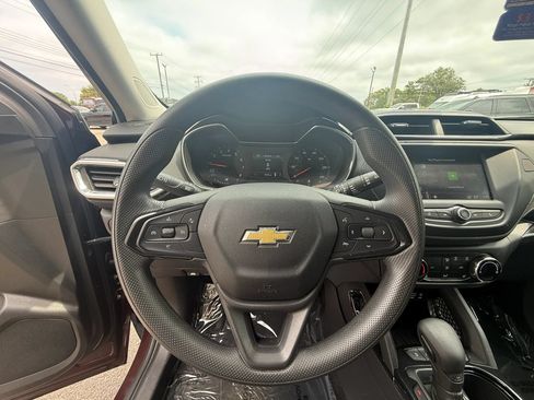 Used 2022 Chevrolet TrailBlazer LT FWD image 21