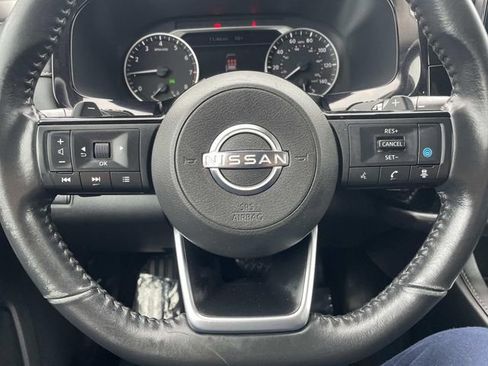 Used 2022 Nissan Pathfinder SV image 19