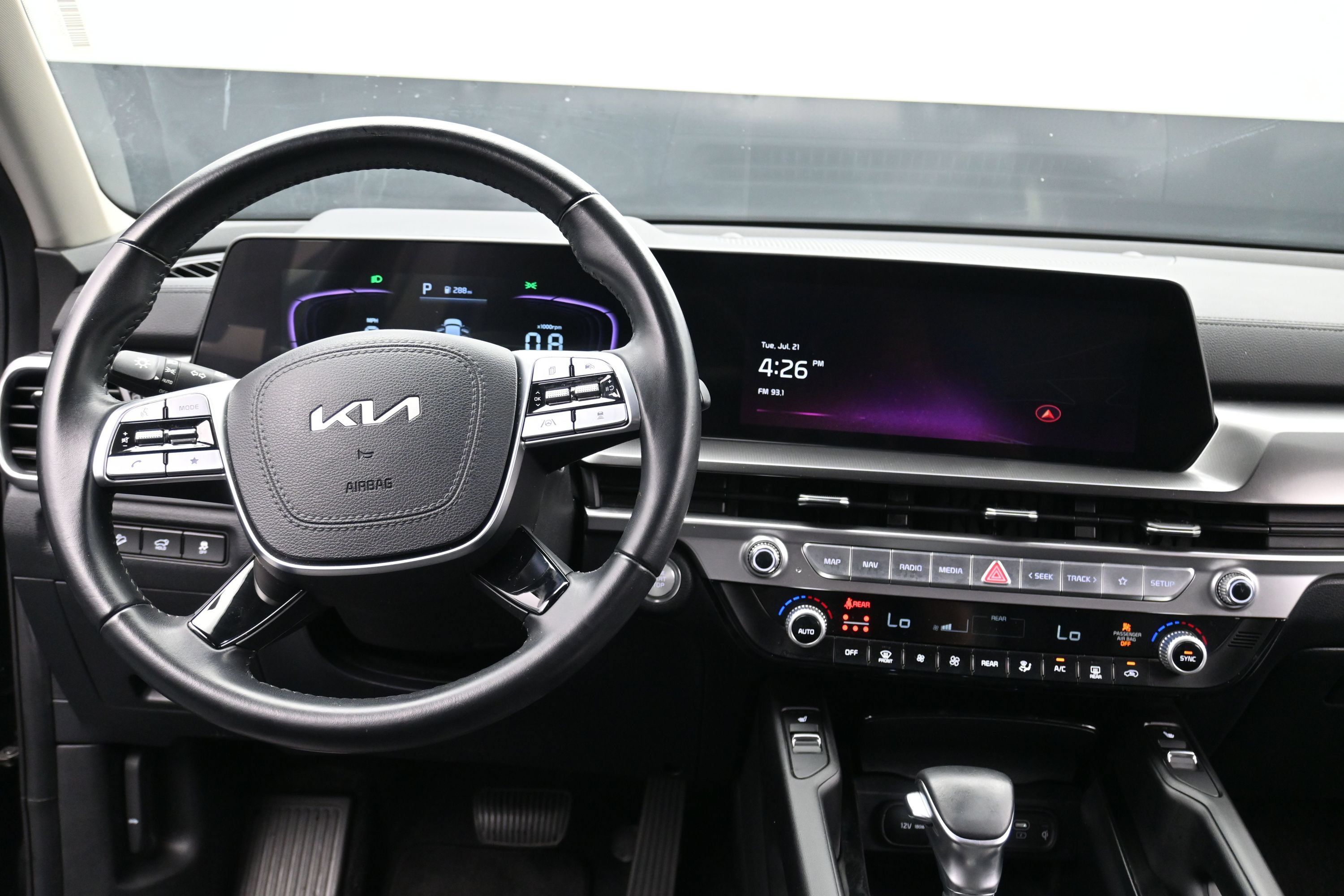 Used 2025 Kia Telluride S FWD image 19