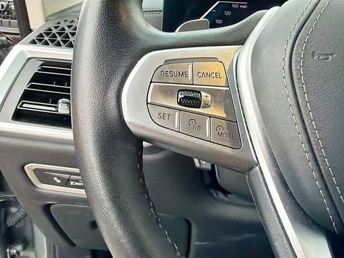 Used 2024 BMW X7 xDrive40i image 39