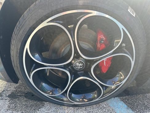 New 2025 Alfa Romeo Giulia AWD image 5