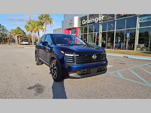 Used 2025 Nissan Kicks SV image 18