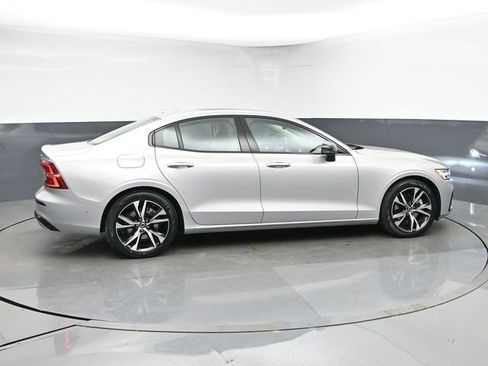 Used 2025 Volvo S60 B5 Plus AWD/4WD image 9