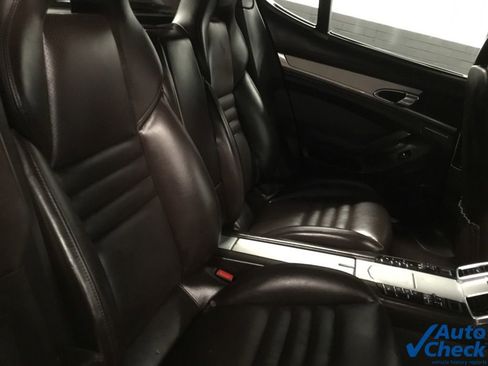 Used 2016 Porsche Panamera GTS image 32