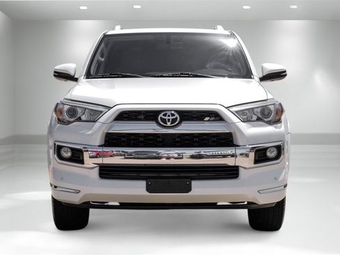 Used 2019 Toyota 4Runner Limited image 4
