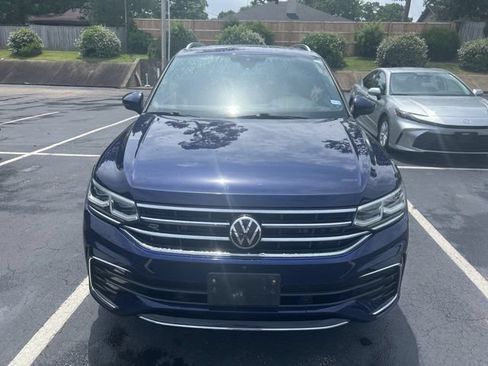 Used 2022 Volkswagen Tiguan SEL R-Line AWD/4WD image 2