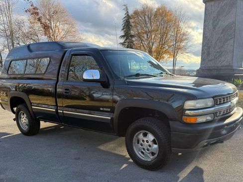 Used 2002 Chevrolet Silverado 1500 LS w/ Ride Control Suspension Pkg image 3