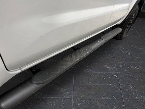 Used 2023 Nissan Frontier PRO-4X image 38