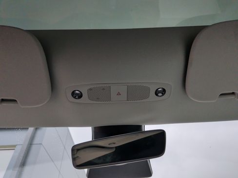 Used 2023 Tesla Model 3 Standard Range image 26