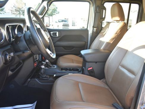 Used 2020 Jeep Gladiator Rubicon image 16