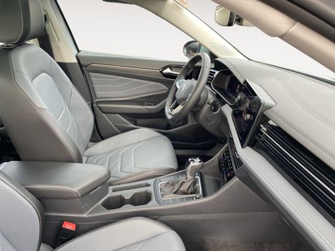 Used 2025 Volkswagen Jetta SEL image 21