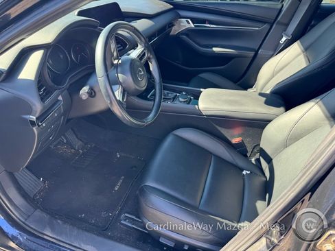 Used 2020 MAZDA MAZDA3 Hatchback w/ Preferred Package FWD image 9