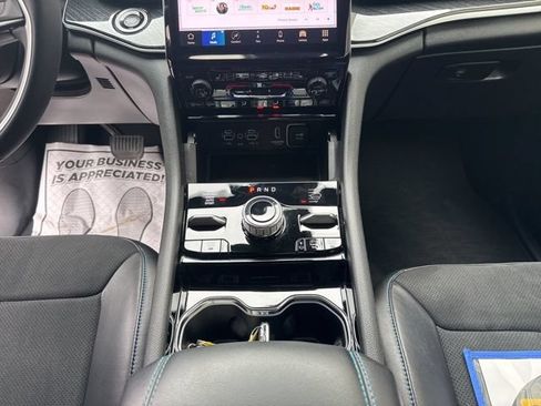 Used 2022 Jeep Grand Cherokee Trailhawk w/ Luxury Tech Group III AWD/4WD image 13