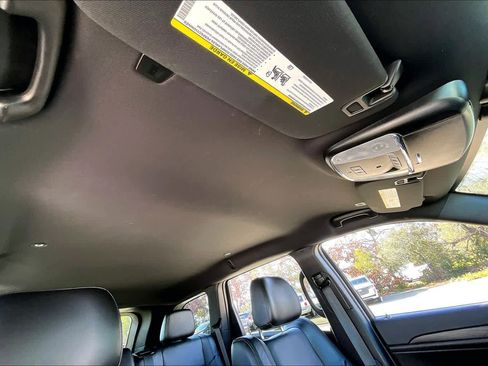 Used 2021 Jeep Grand Cherokee Laredo X image 13