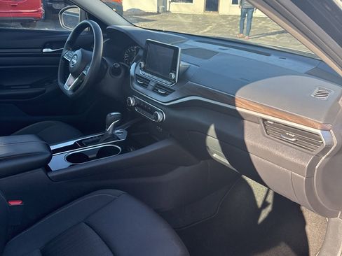 Used 2024 Nissan Altima 2.5 SV image 20