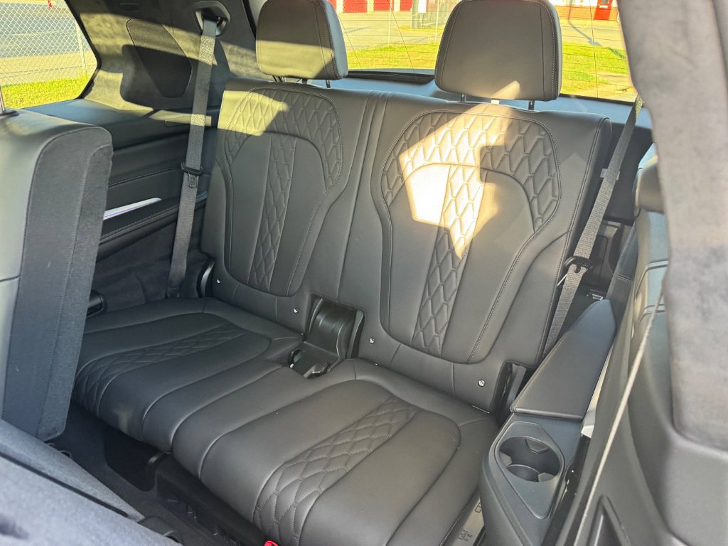 Used 2022 BMW X7 M50i AWD/4WD image 11