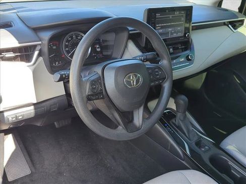 Used 2022 Toyota Corolla LE image 8