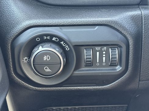 Used 2022 Jeep Gladiator Mojave AWD/4WD image 31