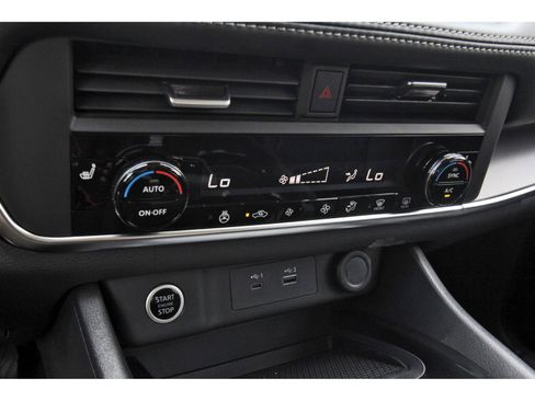 Used 2023 Nissan Rogue SV w/ SV Premium B Package image 25