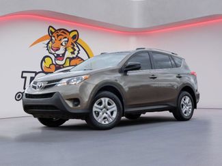 Used 2015 Toyota RAV4 LE video 1