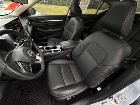 Certified 2024 Nissan Altima 2.5 SR w/ SR Premium Package image 11