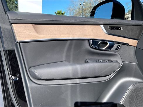 Used 2025 Volvo XC90 B5 Core w/ Protection Package Premier image 26