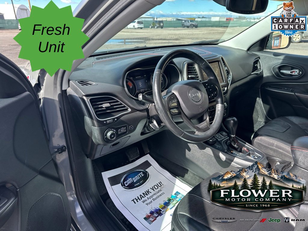 Used 2019 Jeep Cherokee Trailhawk AWD/4WD image 25