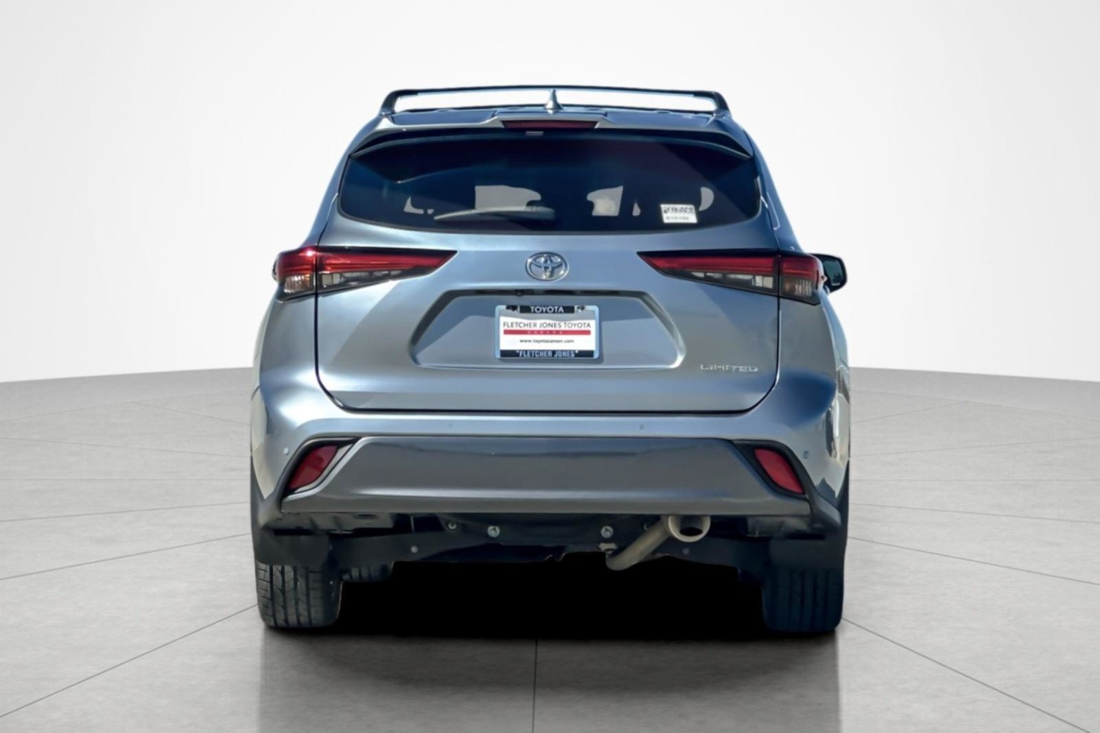 Used 2023 Toyota Highlander Limited FWD image 4