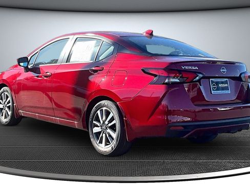 Used 2025 Nissan Versa SV w/ Trunk Package FWD image 4