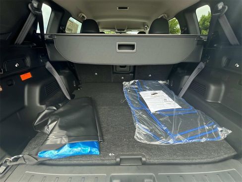 New 2025 Mitsubishi Outlander SE image 15