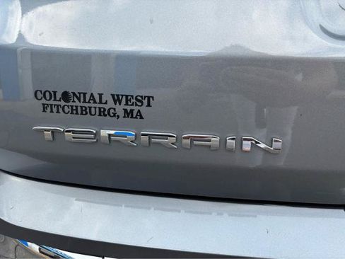 Used 2024 GMC Terrain SLT AWD/4WD image 28