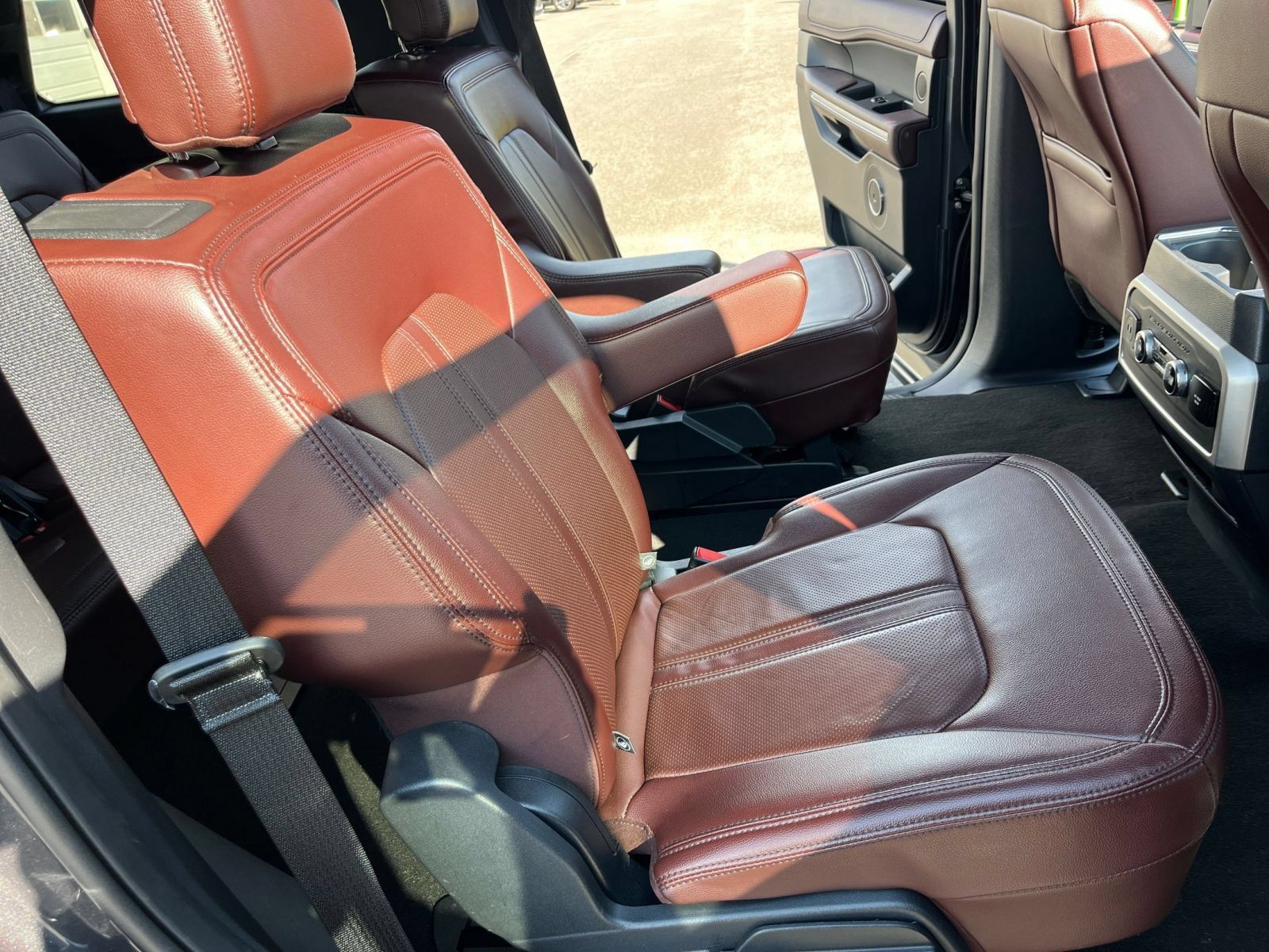 Used 2024 Ford Expedition Limited AWD/4WD image 44