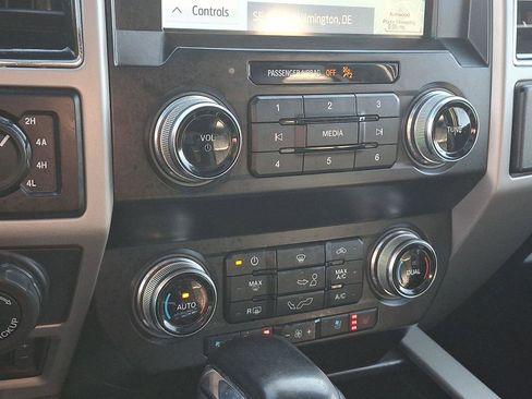 Used 2020 Ford F150 Lariat w/ Equipment Group 502A Luxury image 16