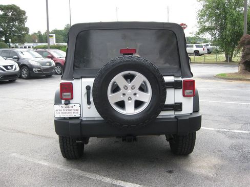 Used 2013 Jeep Wrangler Unlimited Sport AWD/4WD image 9