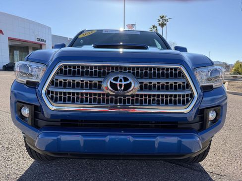 Used 2016 Toyota Tacoma TRD Sport image 10