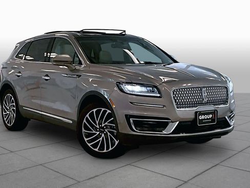 Used 2019 Lincoln Nautilus Reserve FWD image 2
