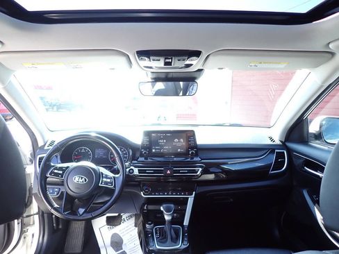 Used 2021 Kia Seltos EX AWD/4WD image 10
