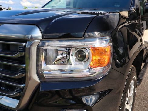 Used 2021 GMC Canyon AT4 w/ Driver Alert Package AWD/4WD image 11