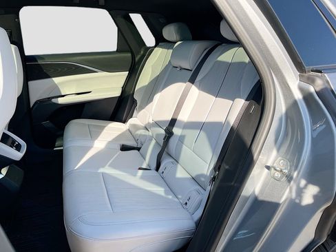 Used 2024 Cadillac Lyriq Luxury w/ LPO, Floor Liner Package AWD/4WD image 30