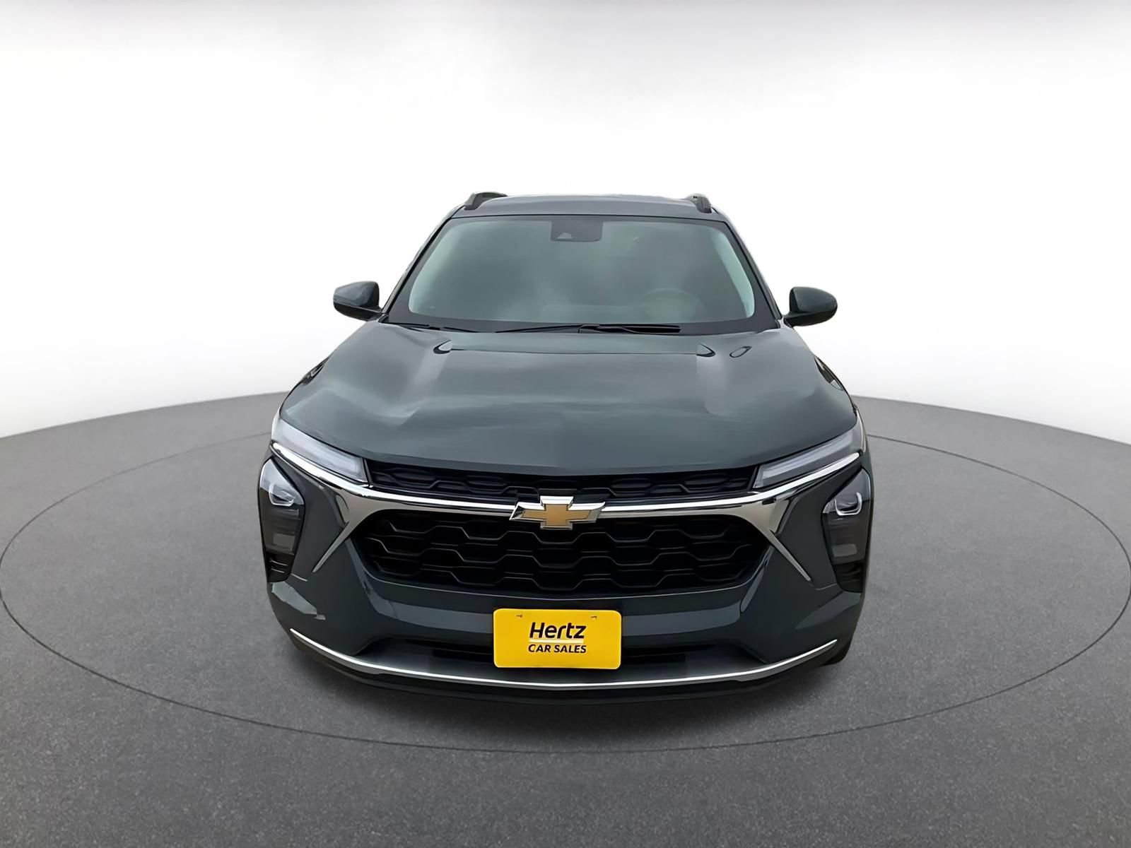 Used 2025 Chevrolet Trax LT w/ LT Convenience Package FWD image 4
